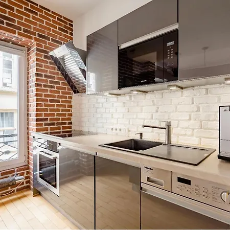 Stylish Place In Prime Location *